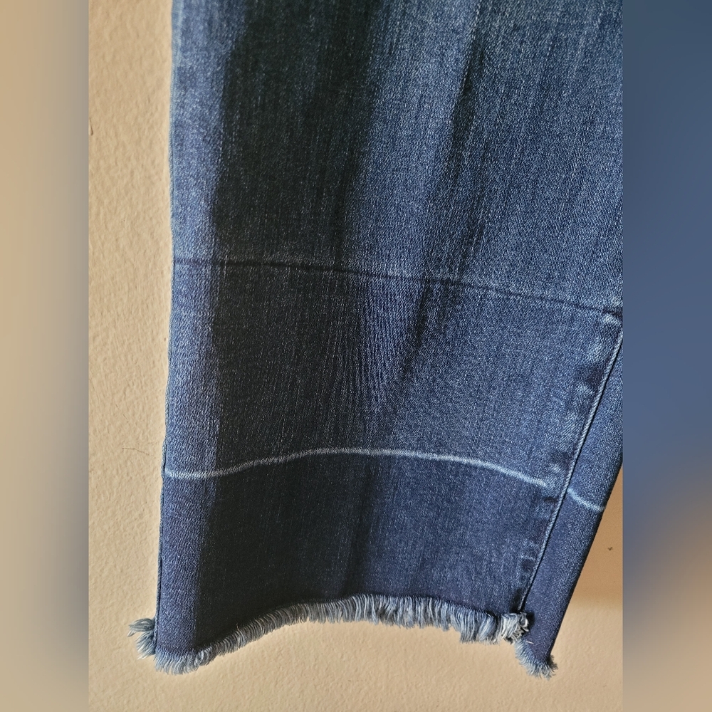 Judy Blue Medium Wash High Rise Raw Hem Wide Leg Crop Stretch Denim Jeans 11/30 - Picture 8 of 11